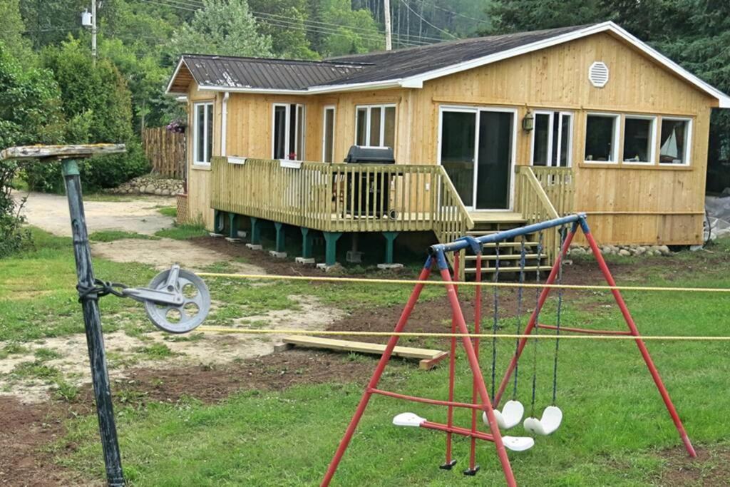 La Maison Du Capitaine Tadoussac Exterior foto